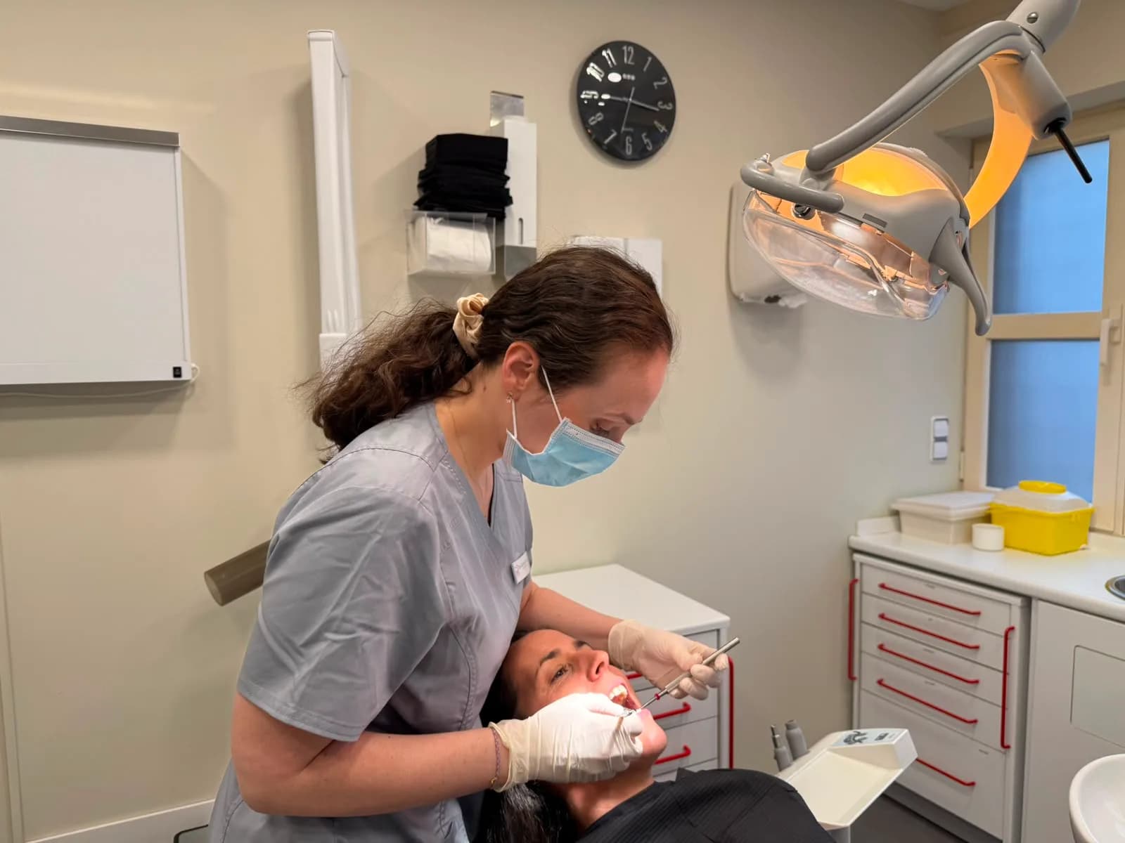 Revisión de mantenimiento en Mesena Dental