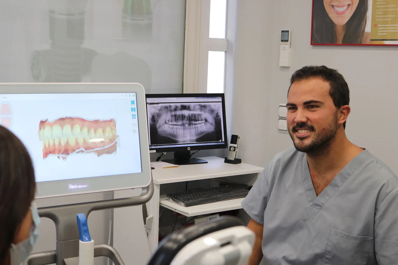 Escáner intraoral iTero en uso en Mesena Dental